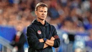El entrenador de Canadá afirmó que el reto con Messi no es solo su calidad