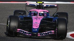 Franco Colapinto dio el golpe en Bahréin: superó a Gasly y se metió entre los 10 más rápidos.