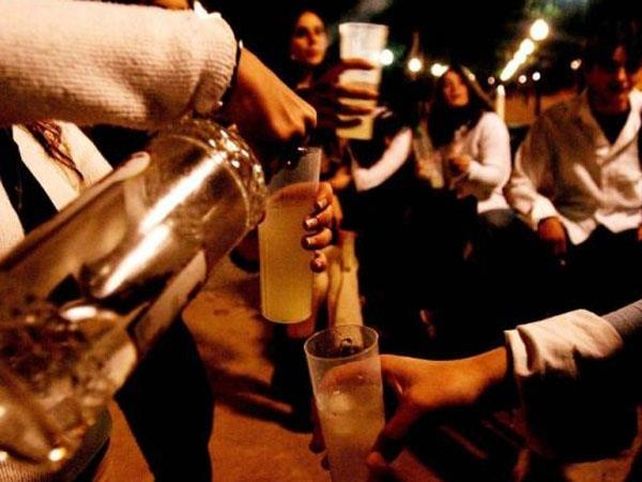 De 2001 a 2011 se observa un incremento del 113% del abuso de alcohol en secundarios.