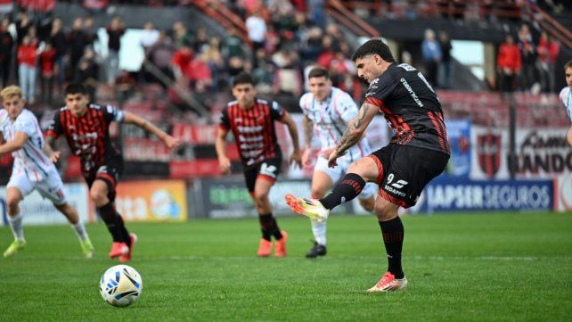 El penal de Federico Castro que le dio la victoria a Patronato.