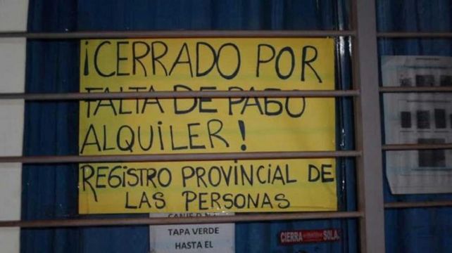 El cartel es por demás de elocuente... Cerrado por falta de pago del alquiler.&nbsp;