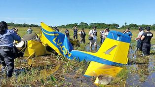 Dos muertos al caer un avión escuela en Corrientes