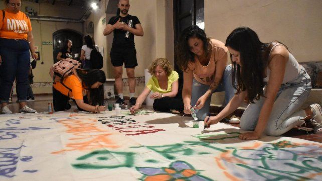 Docentes y alumnos defienden la educación pública con espacios de participación