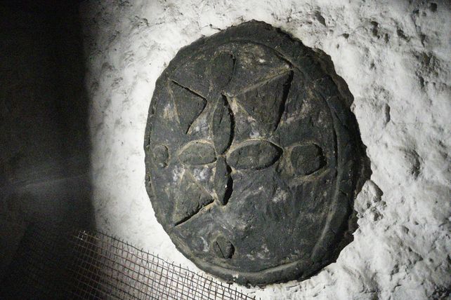 El misterioso boliche abandonado debajo de una galería del centro