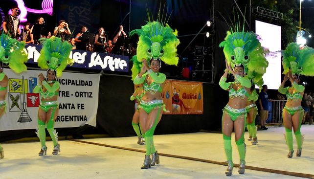 Sastre y una historia de 64 años de carnavales que ya forman parte del ADN de su gente
