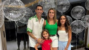 Di María decoró su casa con globos para festejar con su esposa e hijas.
