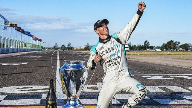 Leonel Pernía se consagró en Viedma y luego encontraron disparos en su auto.