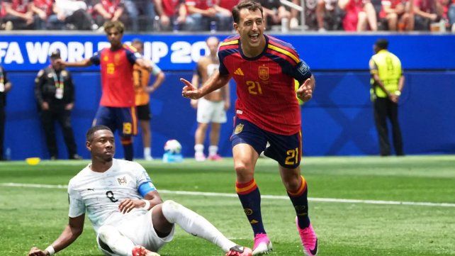 España goleó a Austria y se metió en los octavos de final del Mundial