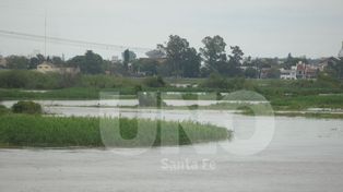 Por las lluvias de los últimos días siguen de cerca el nivel del Salado