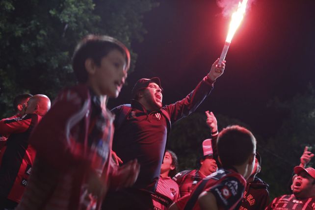 Una multitud llega al Grella para acompañar a Patronato en la gran final