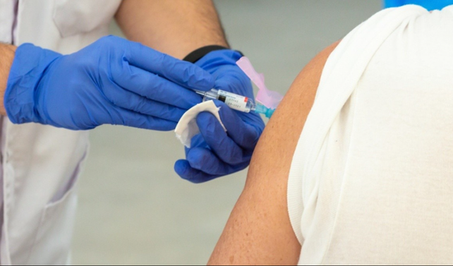 Una enfermera chilena contrajo coronavirus tras recibir la primera dosis de la vacuna Pfizer