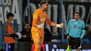 El arquero de Platense Nicolás Sumavil atajó dos penales.