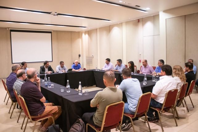Municipios y Comunas del sur de Santa Fe se reunieron para hablar sobre la crítica cuestión del agua y saneamiento