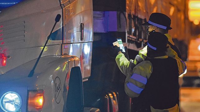 Trazabilidad. La Agencia de Seguridad Vial solicita las aplicaciones oficiales a los conductores.