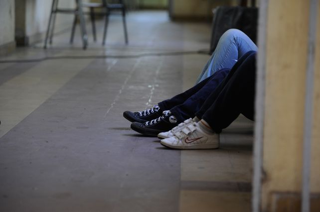 Las agresiones y hostigamientos son las discriminaciones más frecuentes de estudiantes LBGT. La población trans es la que más la padece. Los docentes manifiestan que no saben qué hacer.