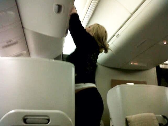 La foto que muestra a Karina en el avión | ¿Se iba o llegaba?