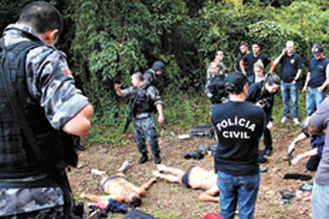 Los asaltantes se habían escondido con los rehenes en una zona boscosa de Río Grande do Sul después de que tres de los ladrones murieran al enfrentarse con la policía.