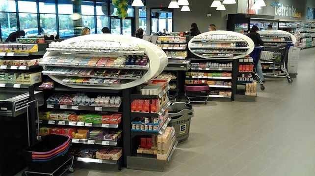 Proponen sacar las golosinas de las cajas de supermercados 