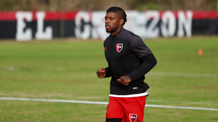 Jherson Mosquera cumplió su primera práctica de Newells luego de jugar en Deportivo Independiente Medellín.&nbsp;