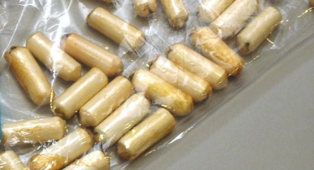 Encontraron muerta a una mujer que trasladaba cápsulas de cocaína en su estómago