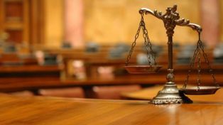 La Justicia obligó a una abuela a pagar la cuota alimentaria a su nieta de 14 años