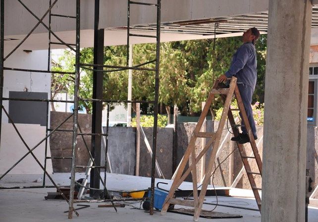 Osuna mostró los avances de la obra del complejo multieventos del puerto