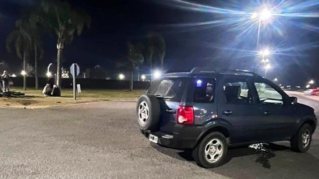 Un joven motociclista sufrió lesiones graves en un choque con una camioneta. El siniestro se dio en la intersección de la Ruta 135 y Avenida San Martín.