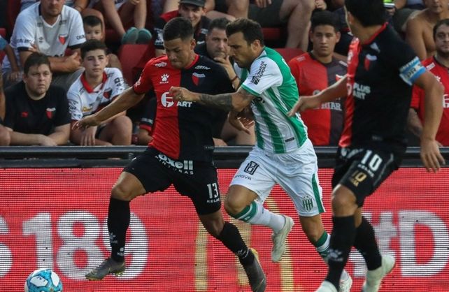 Colón perdió con Banfield y el descenso está a la vuelta de la esquina