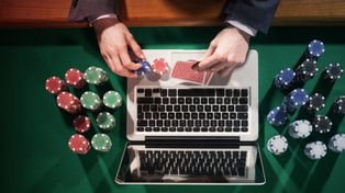 Similitudes entre el póker y los negocios