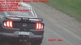 Un Ford Mustang que en reiteradas oportunidades circuló a velocidades muy superiores a las permitidas.
