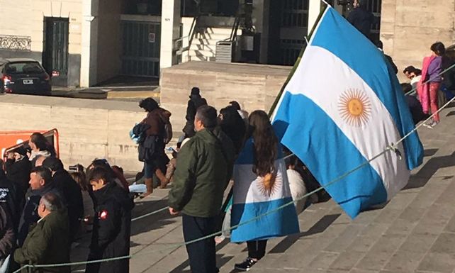 Las fotos de los chicos que juraron lealtad a la Bandera y la aparición de Manuel Belgrano