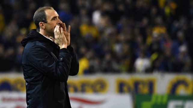 Leandro Somoza define su futuro como entrenador de Central.