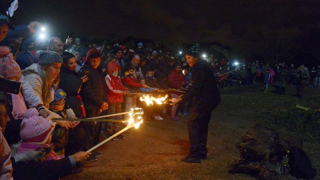 Tradicional fogata de San Pedro y San Pablo