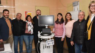 La intendenta de Santo Tomé entregó un ecógrafo de alta definición al Hospital SAMCo