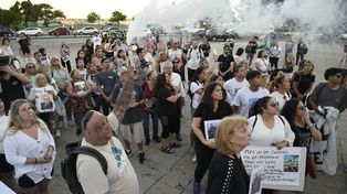 Familiares de víctimas del fentanilo contaminado se reunieron en el Monumento a la Bandera (diciembre 2025)
