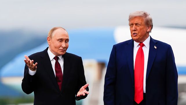 El presidente de Estados Unidos Donald Trump se reunió con el líder de Ucrania Volodímir Zelenski para avanzar en negociaciones de paz. Antes habló con Putin