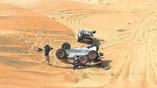 El momento del vuelco de Sainz en el Dakar 2025.
