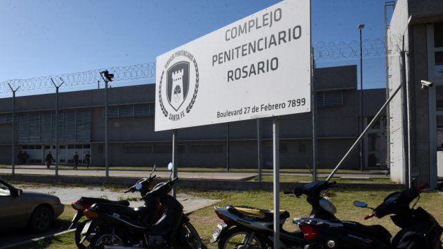Balearon el frente del Complejo Penitenciario de zona oeste