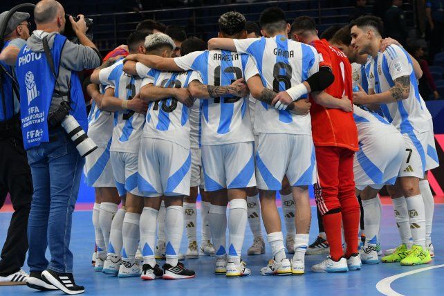 La Argentina va por el paso a la final.