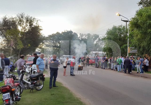 Corte en la Ruta 11 a la altura del acceso a la Autopista Santa Fe - Rosario