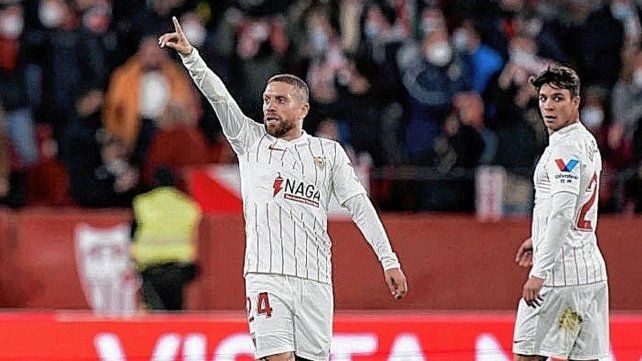 Sevilla, con gol de Papu Gómez, empató ante Celta de Vigo