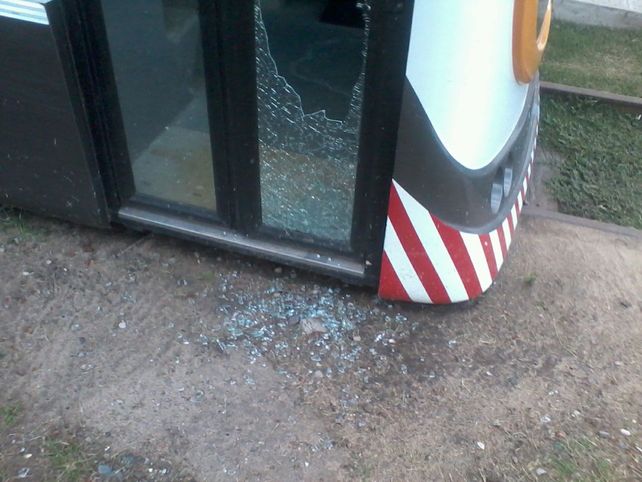 Detuvieron a dos violentos vándalos que dañaron el Tren Urbano de Santa Fe