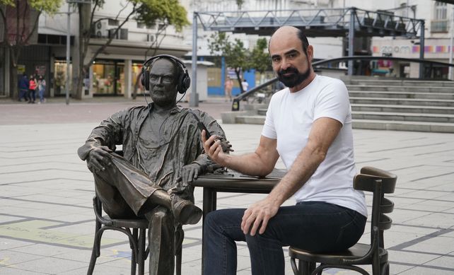 Hasta Fontanarrosa lo disfrutaría. Hugo Zuccarelli trae su holofonía en el cine Nuevo Monumental.