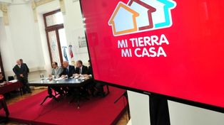 Entregan 50 escrituras del programa Mi tierra, Mi casa