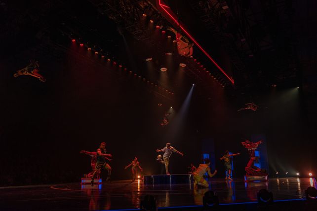 Messi 10 by Cirque du Soleil  llega para ratificar la leyenda
