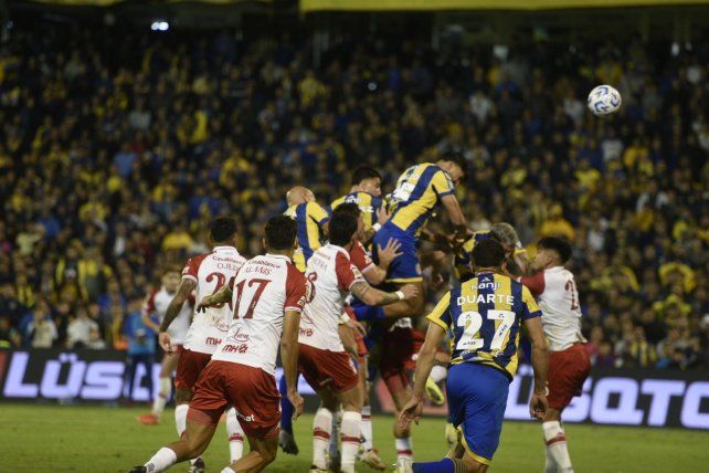 Central lo buscó de todas formas ante Huracán