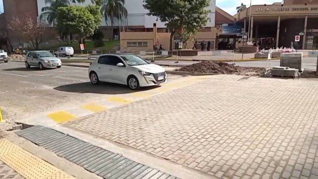 Habilitaron el tránsito en Av. Almirante Brown y Patricio Cullen con la terminación del manda peatón sobre la mano este Habilitaron el tránsito en Av. Almirante Brown y Patricio Cullen con la terminación del manda peatón sobre la mano este