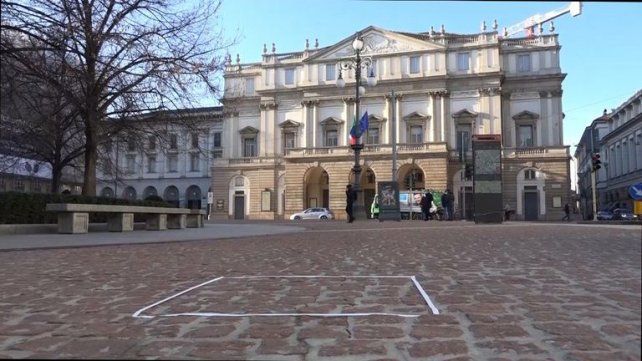 En febrero, Garau instaló en Milán una escultura invisible 