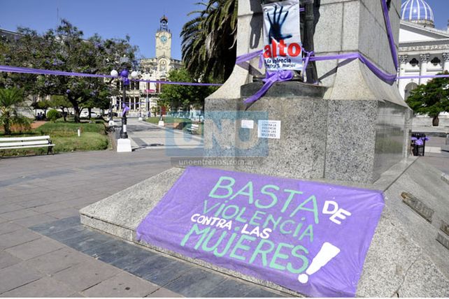 Lazos violetas contra la violencia de género
