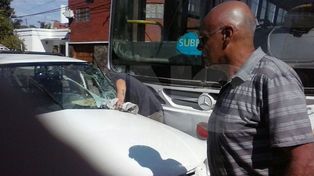 Violento accidente en Castelli y San Martín